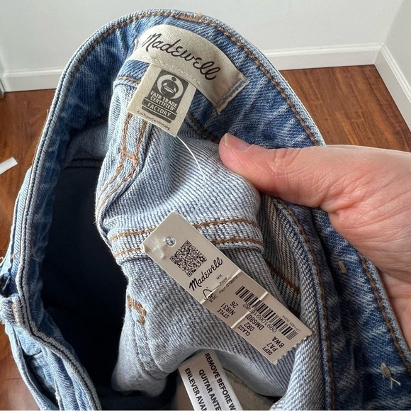 NWT Madewell The Curvy Perfect Vintage Jeans Distressed Raw Hem Size 26 - Picture 9 of 9